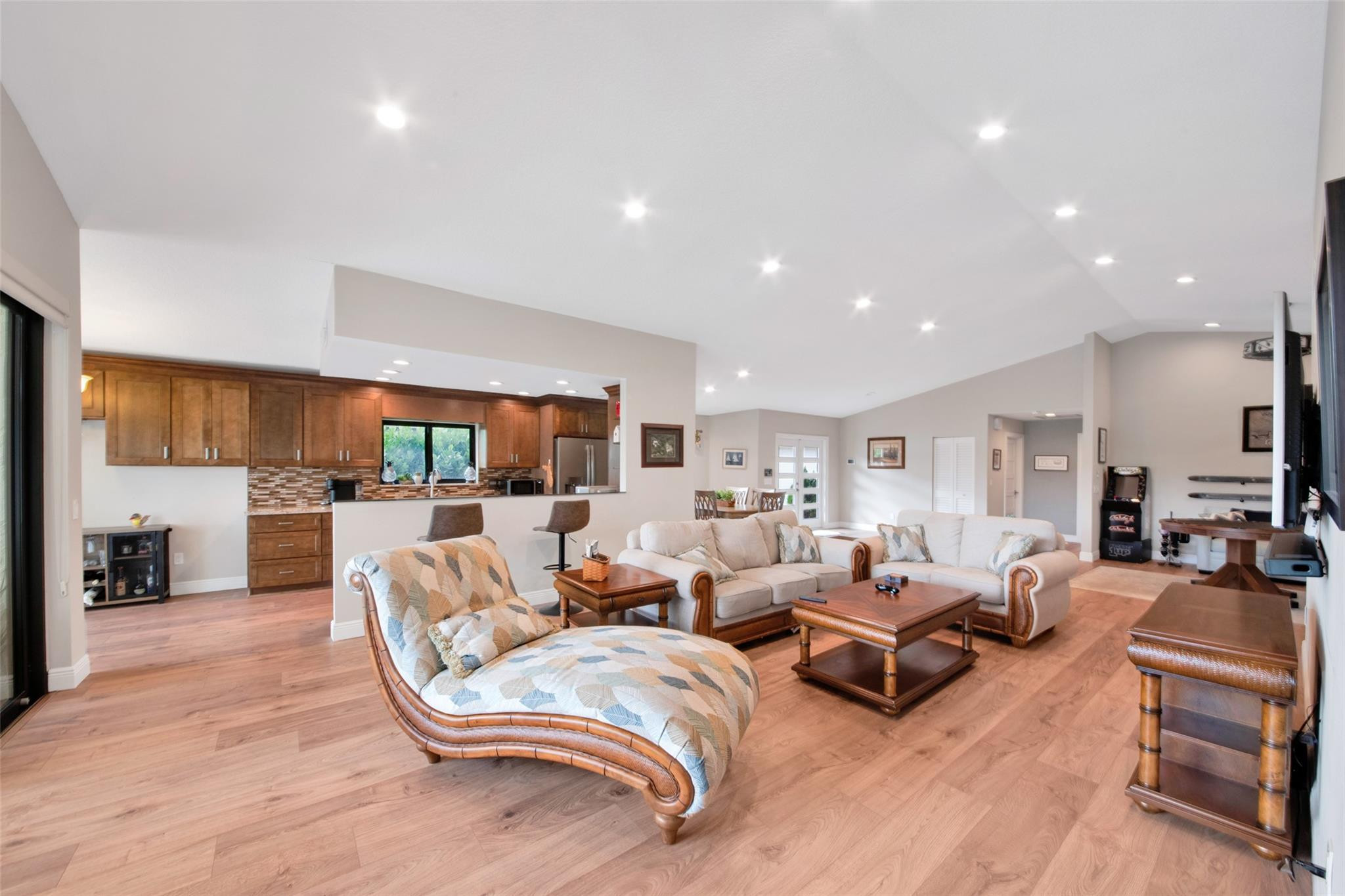 10271 Sunset Bend Dr