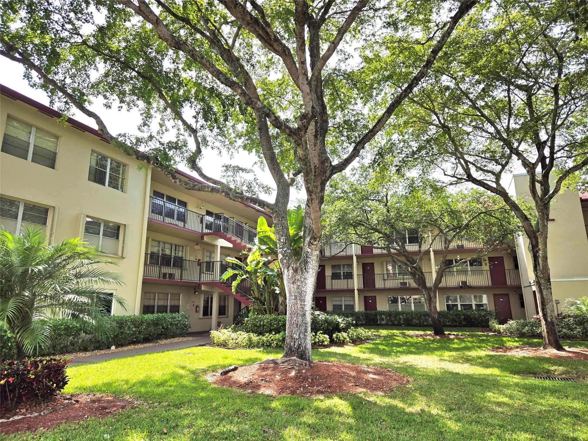 200 SW 132nd Way 302L