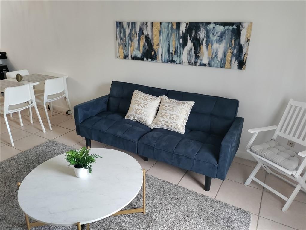 2771 Riverside Dr 207