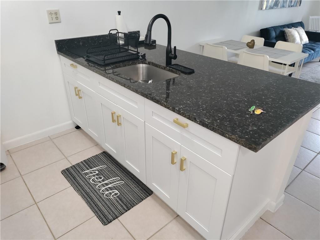 2771 Riverside Dr 207