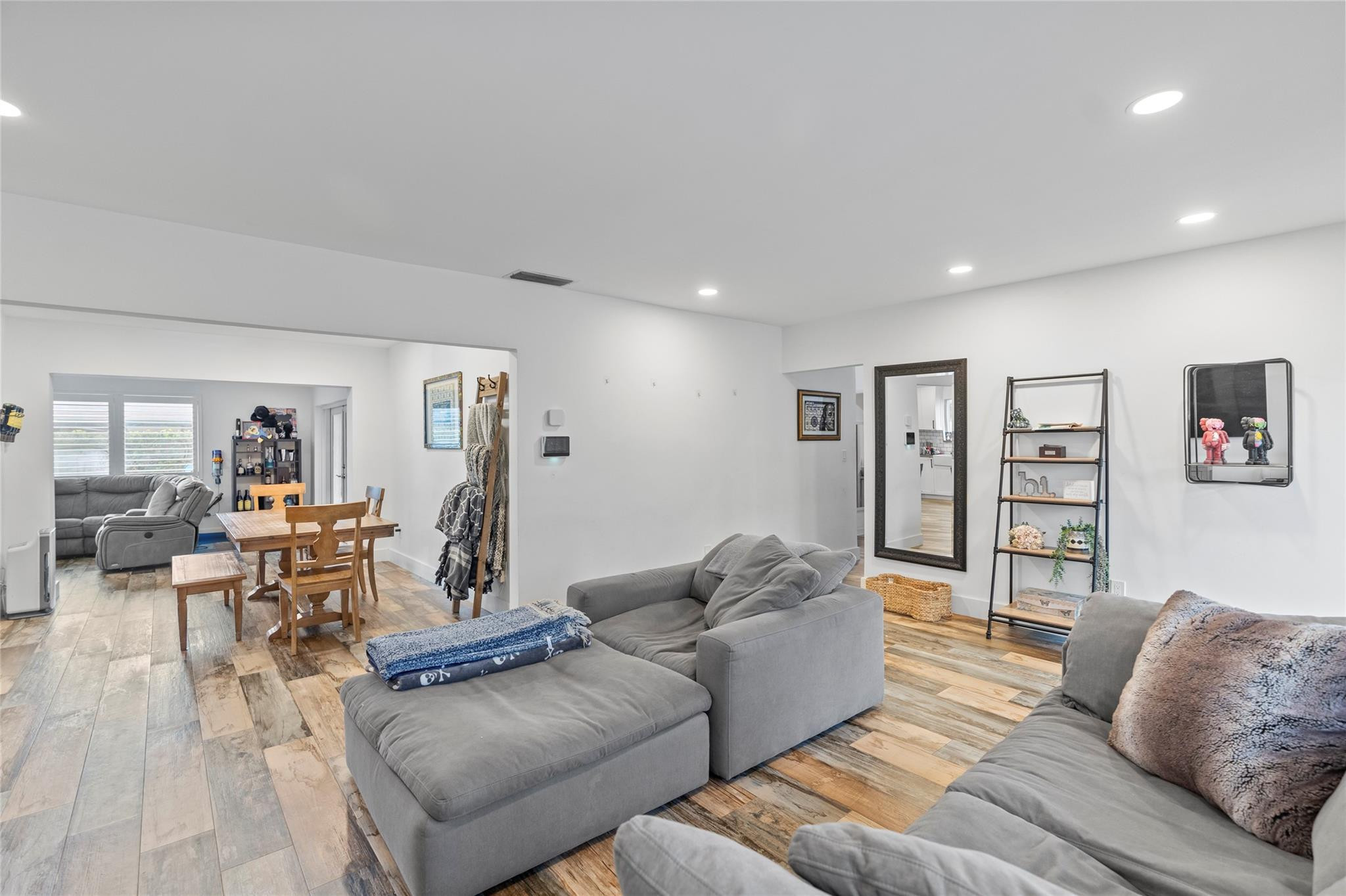 1621 NW 115th Ave