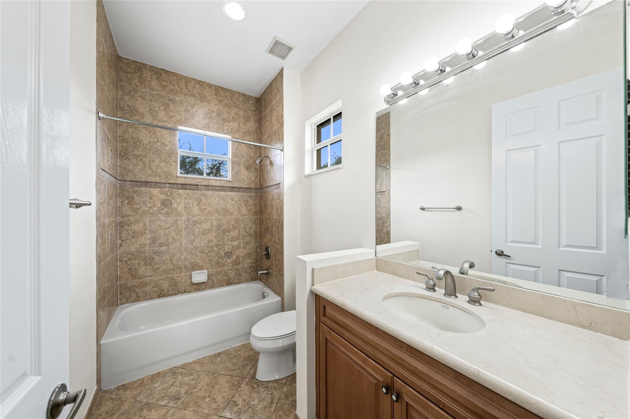 7963 NW 127th Ln 5-D