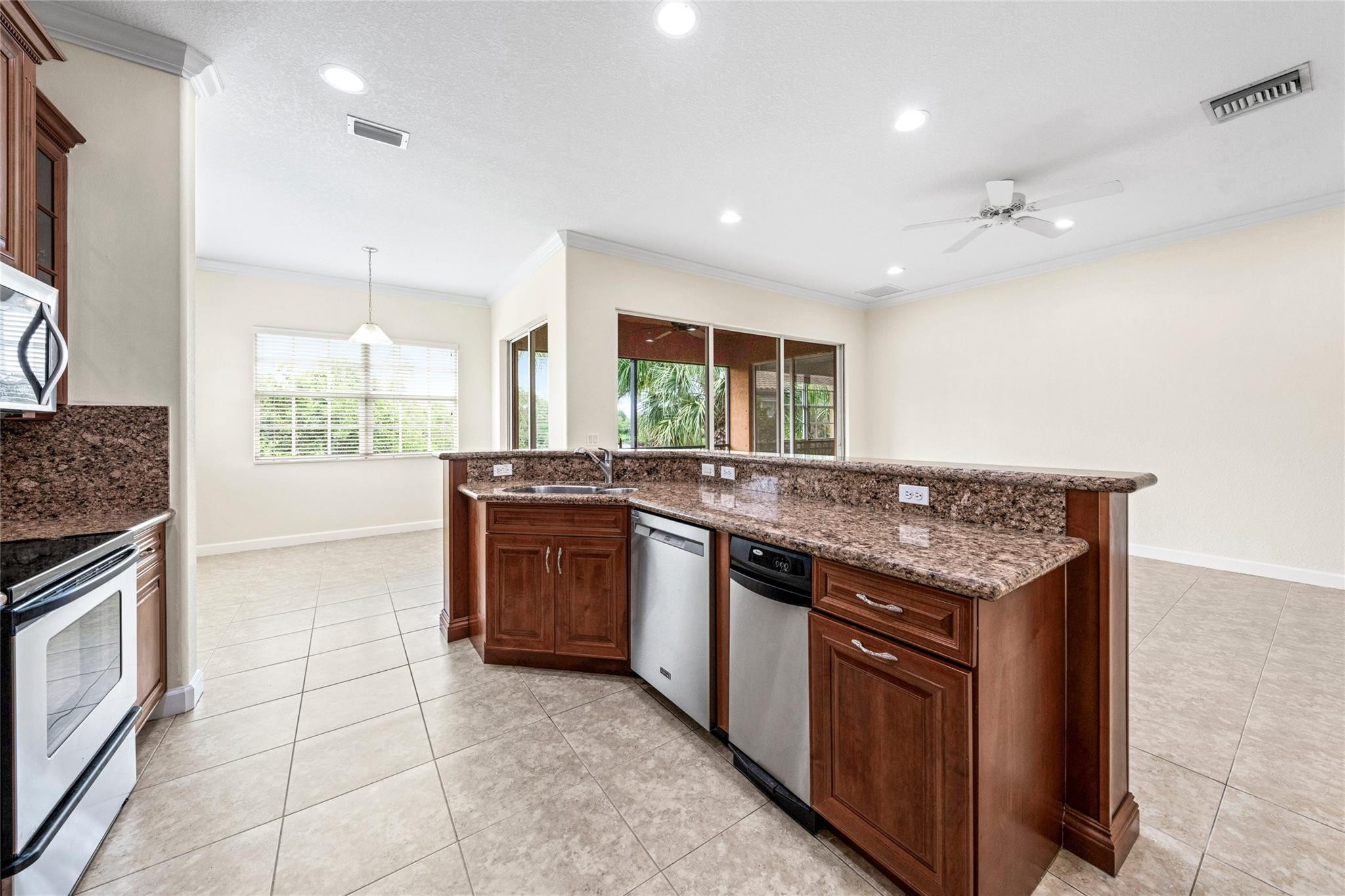 7963 NW 127th Ln 5-D