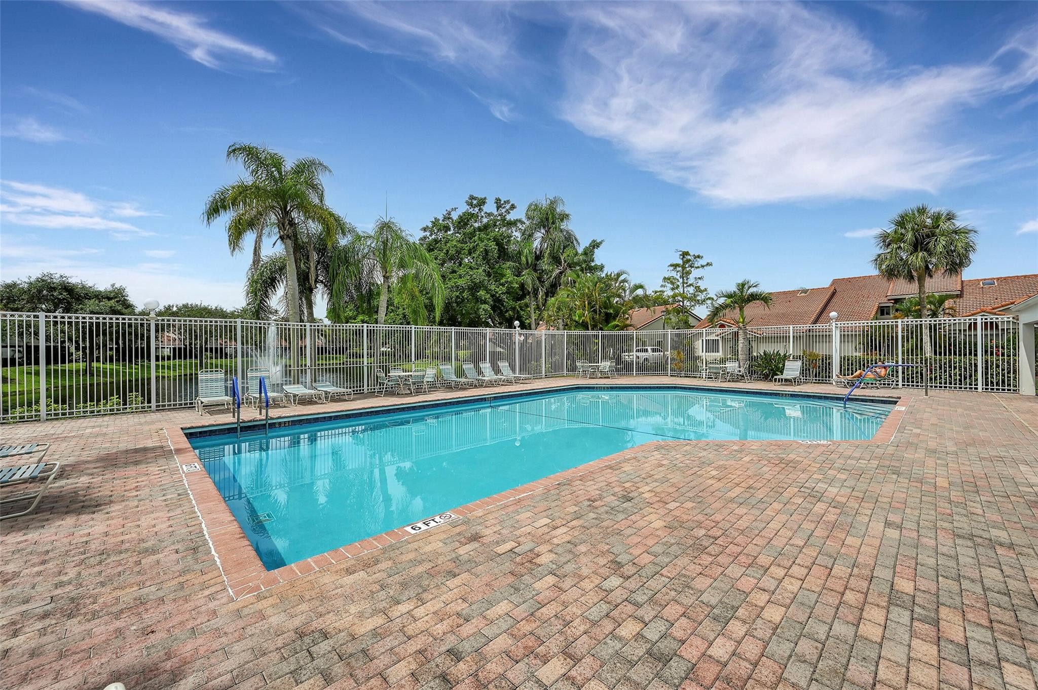 7524 Pinewalk Dr 173