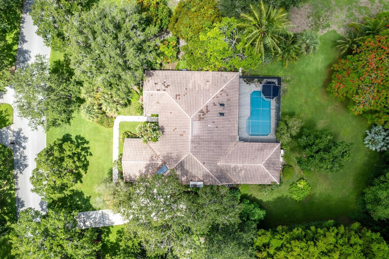 7801 S Woodridge Dr