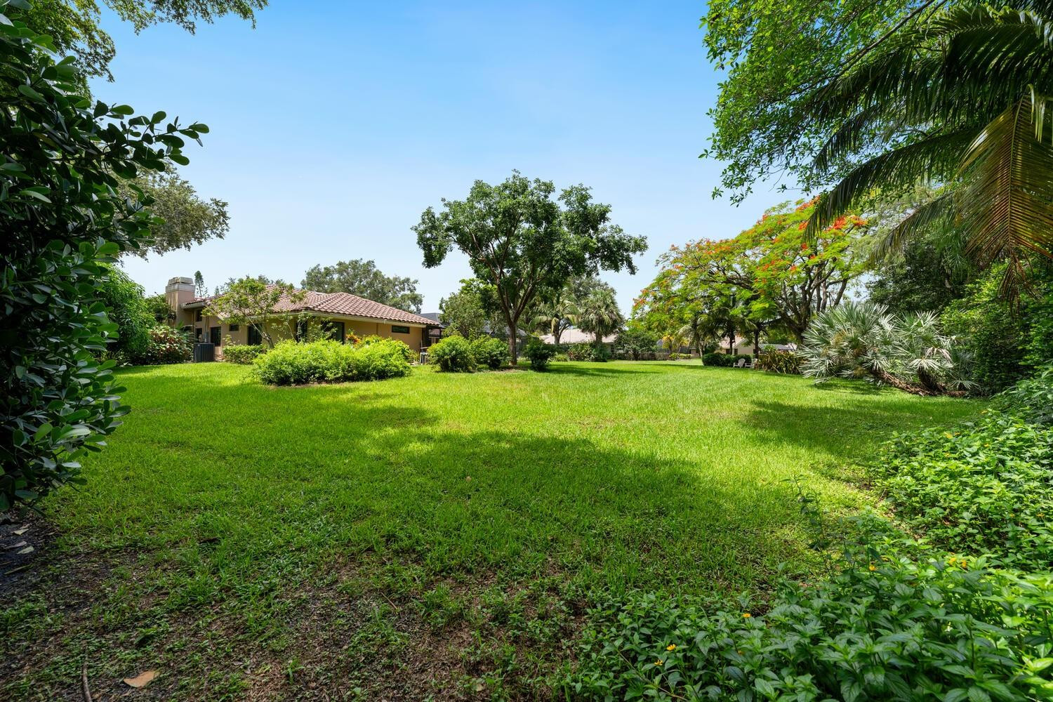 7801 S Woodridge Dr
