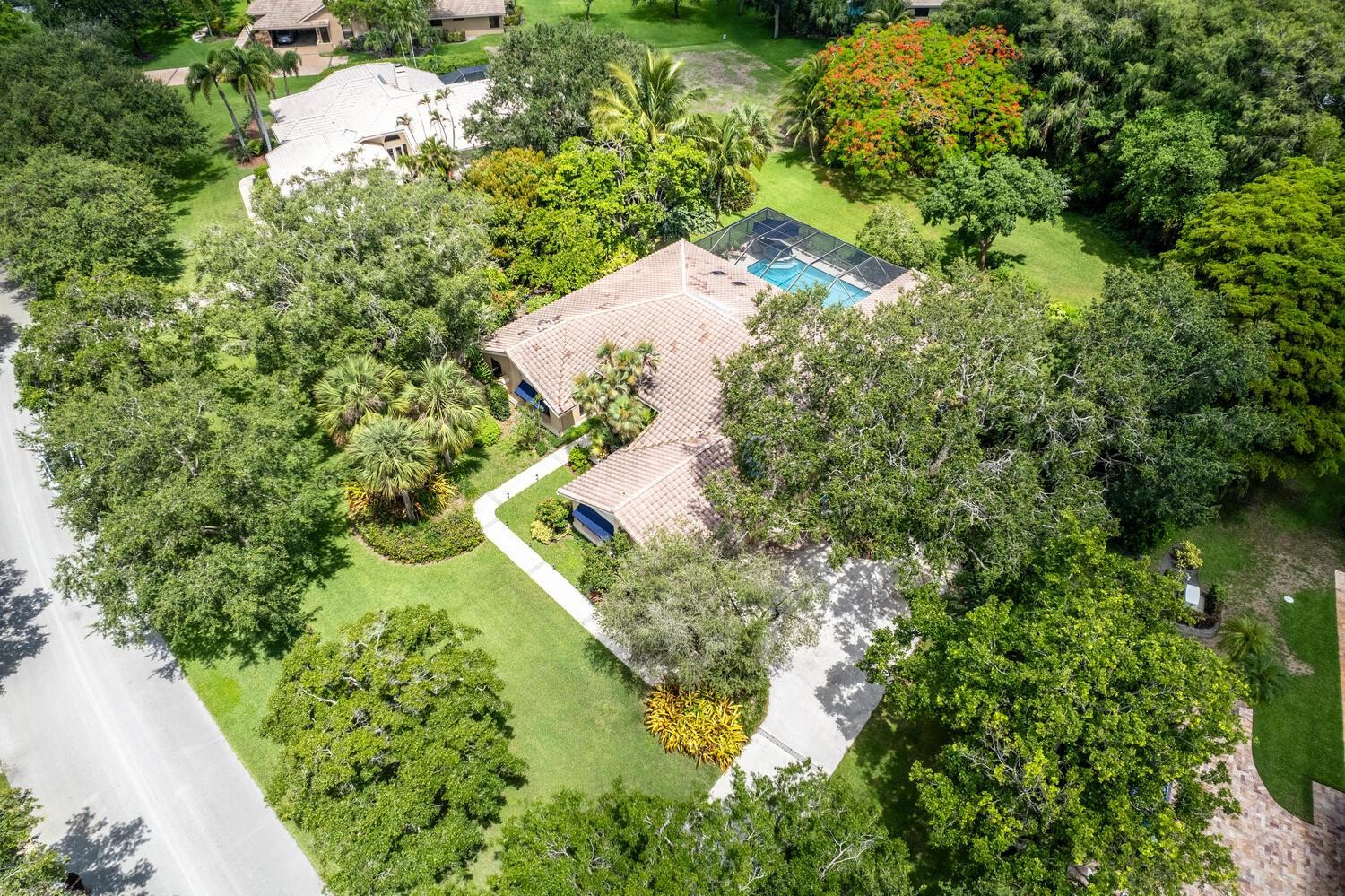 7801 S Woodridge Dr