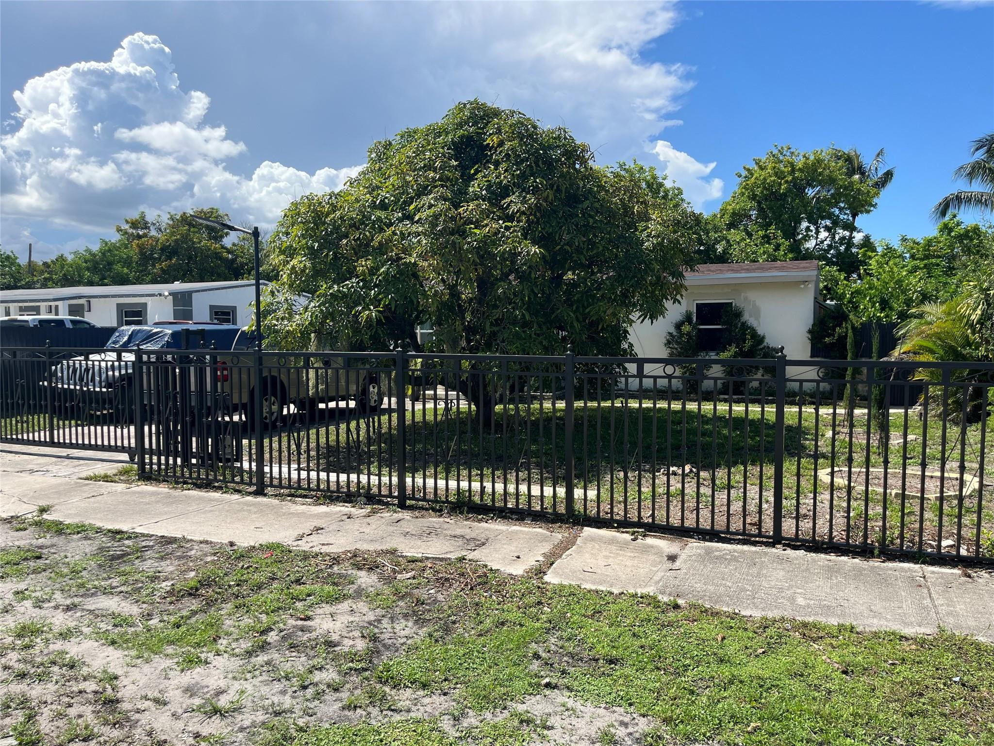 1213 NW 11th Ct