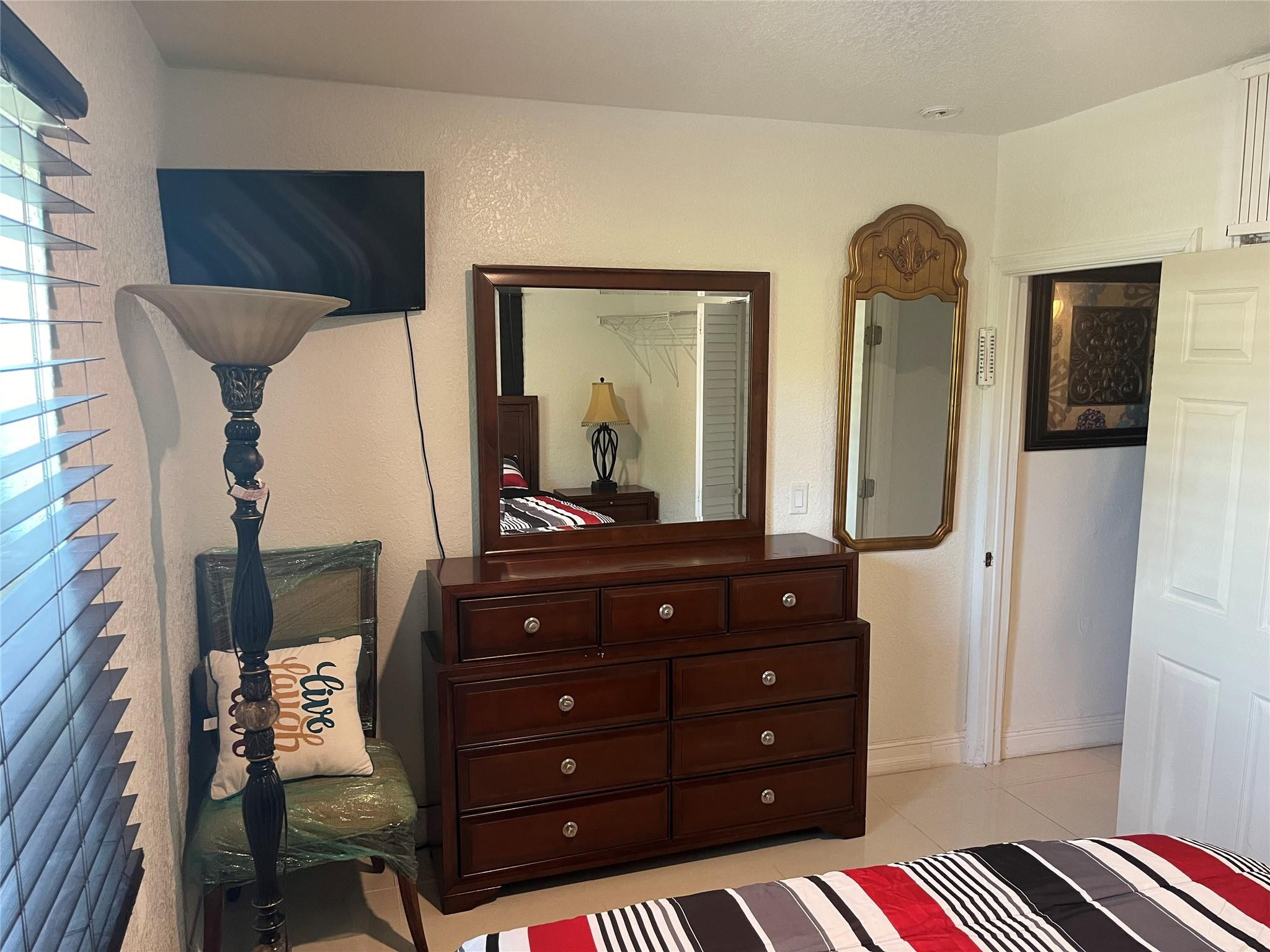 1213 NW 11th Ct