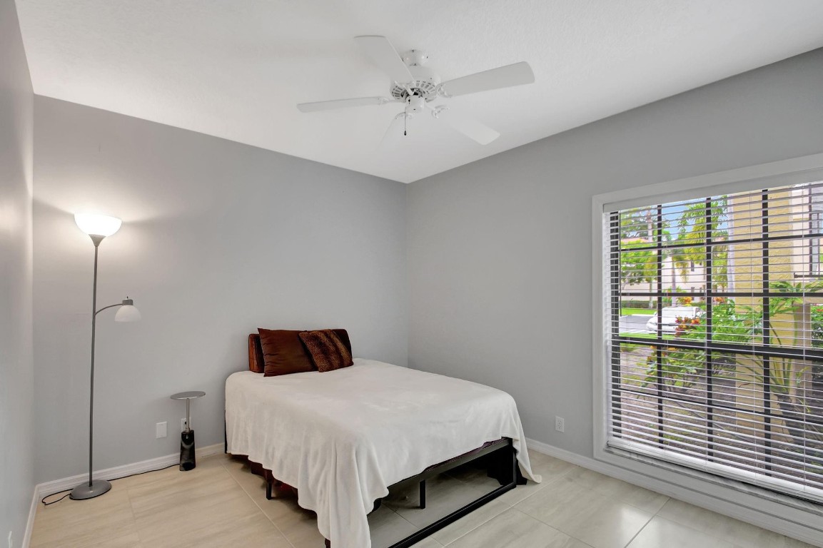 3229 Jog Park Dr 3229