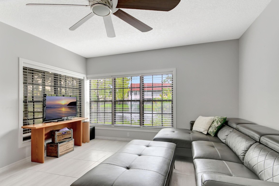 3229 Jog Park Dr 3229