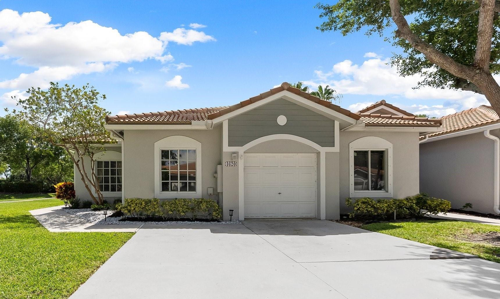 4620 SW 12th Place