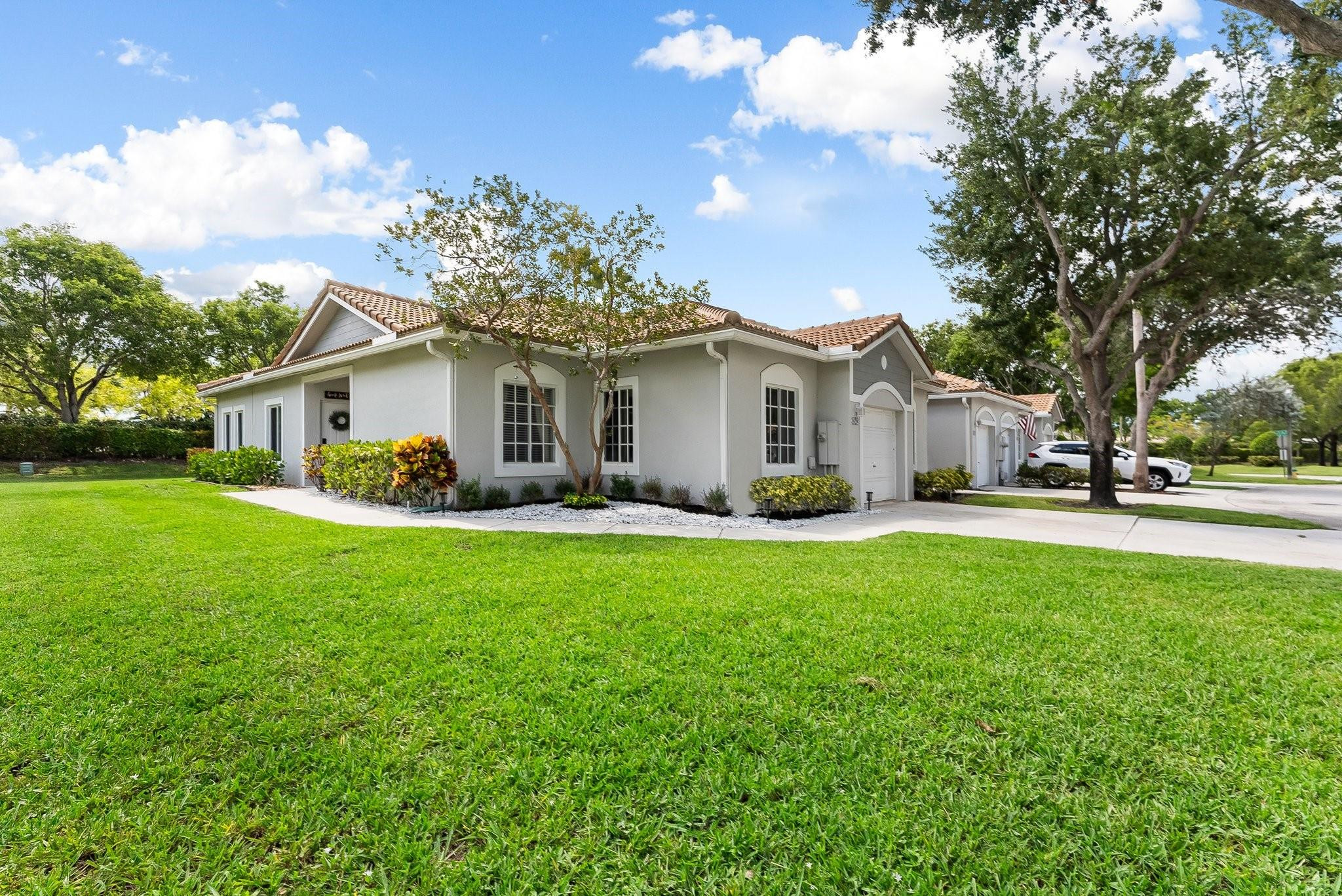 4620 SW 12th Place