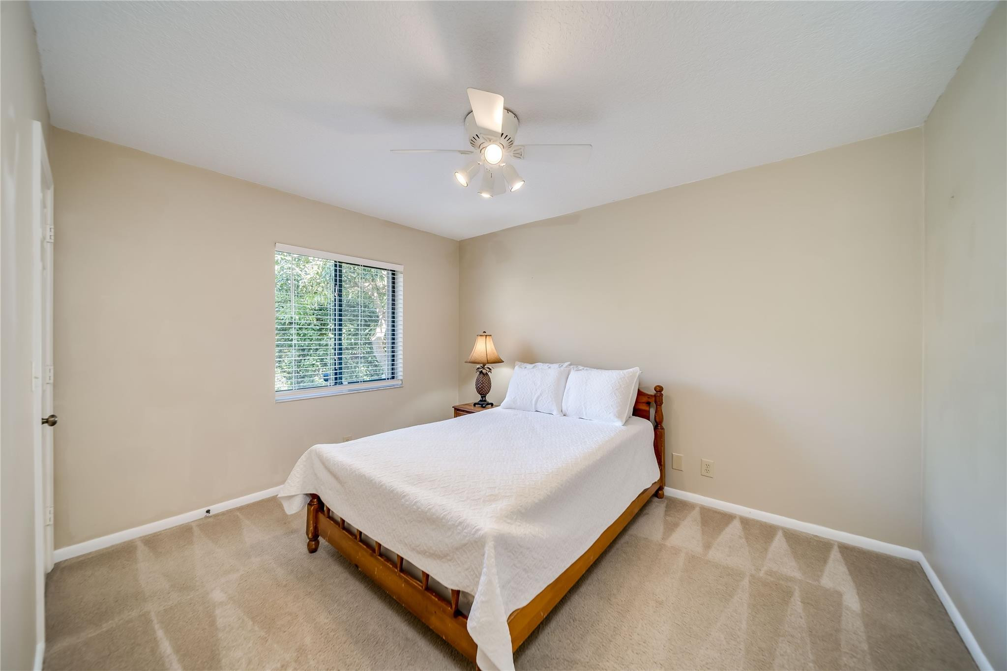 4912 NW 58th Ter
