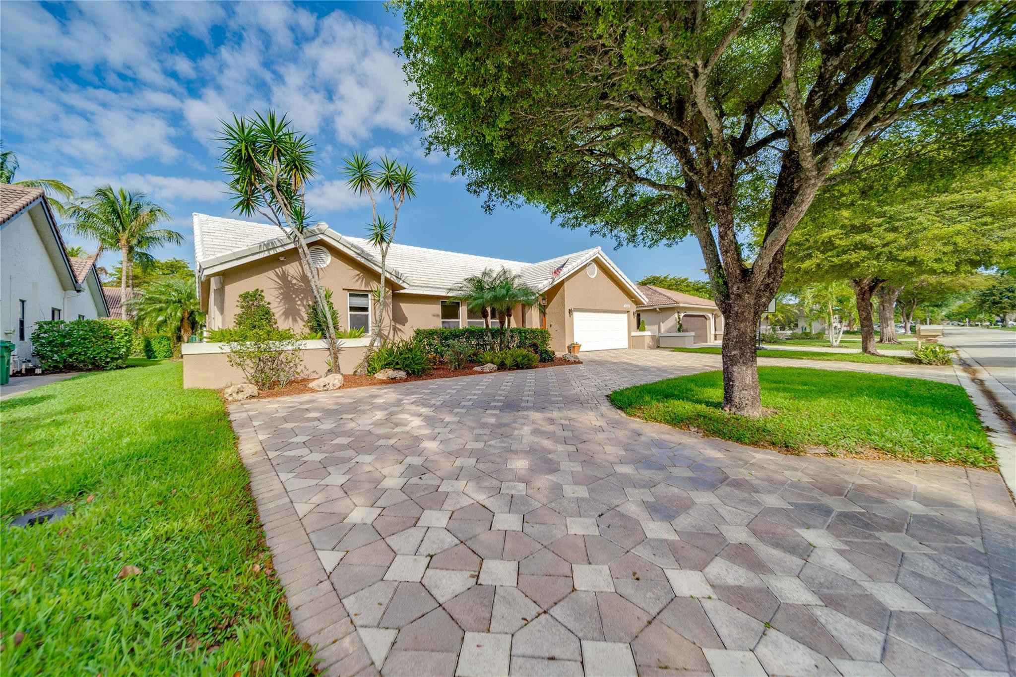 4912 NW 58th Ter