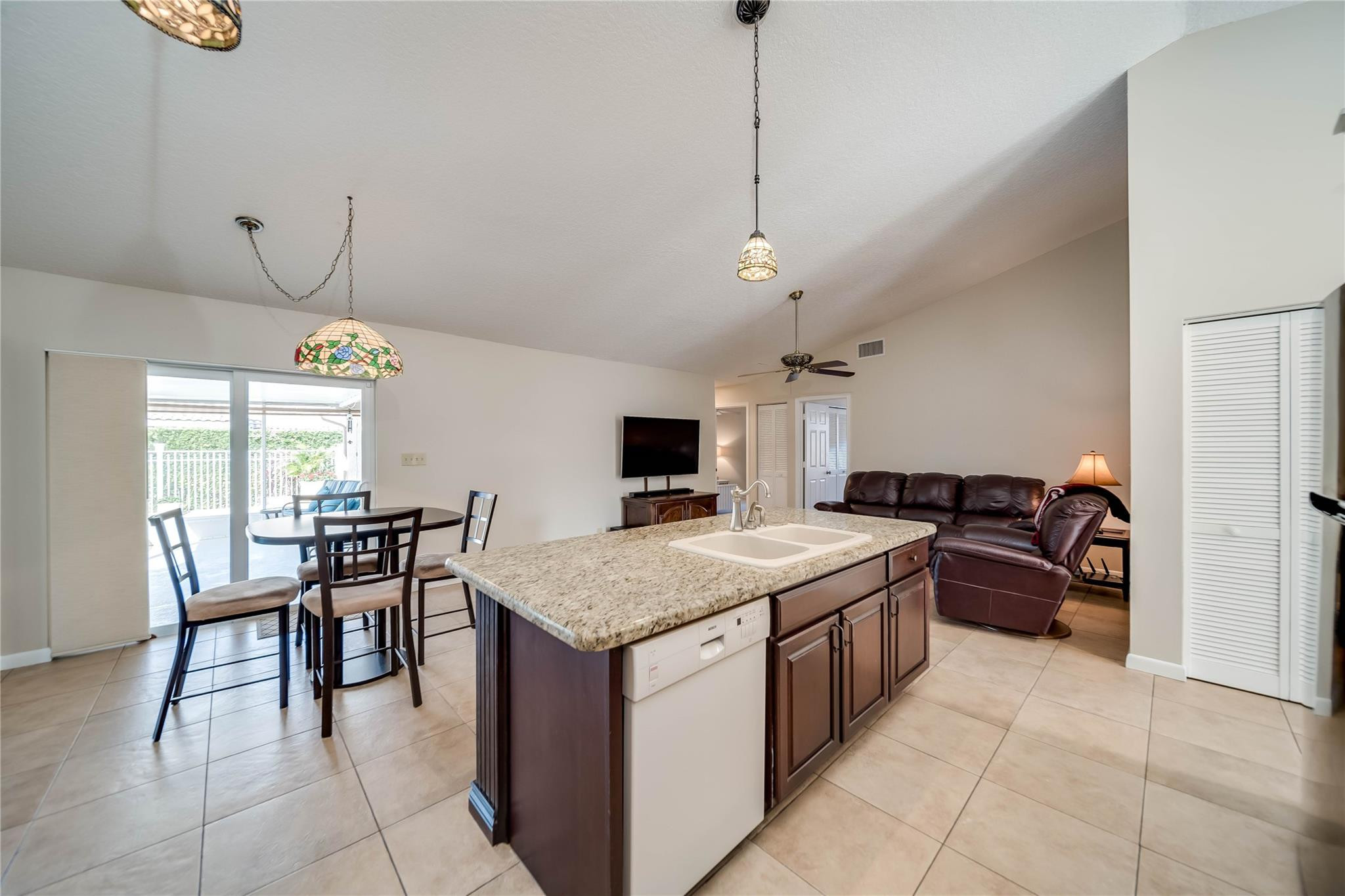 4912 NW 58th Ter