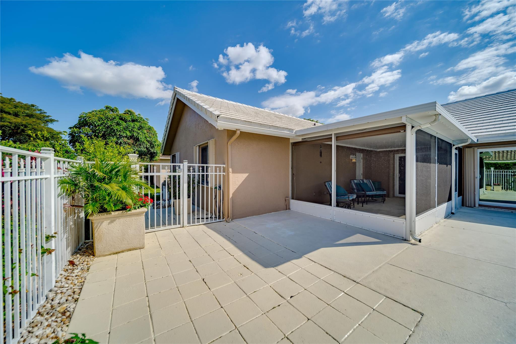 4912 NW 58th Ter