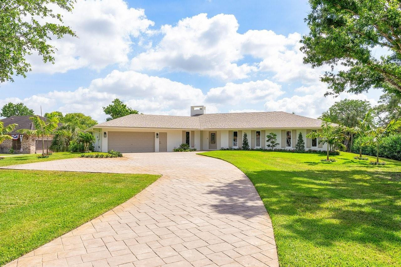 6148 NW 74th Ter