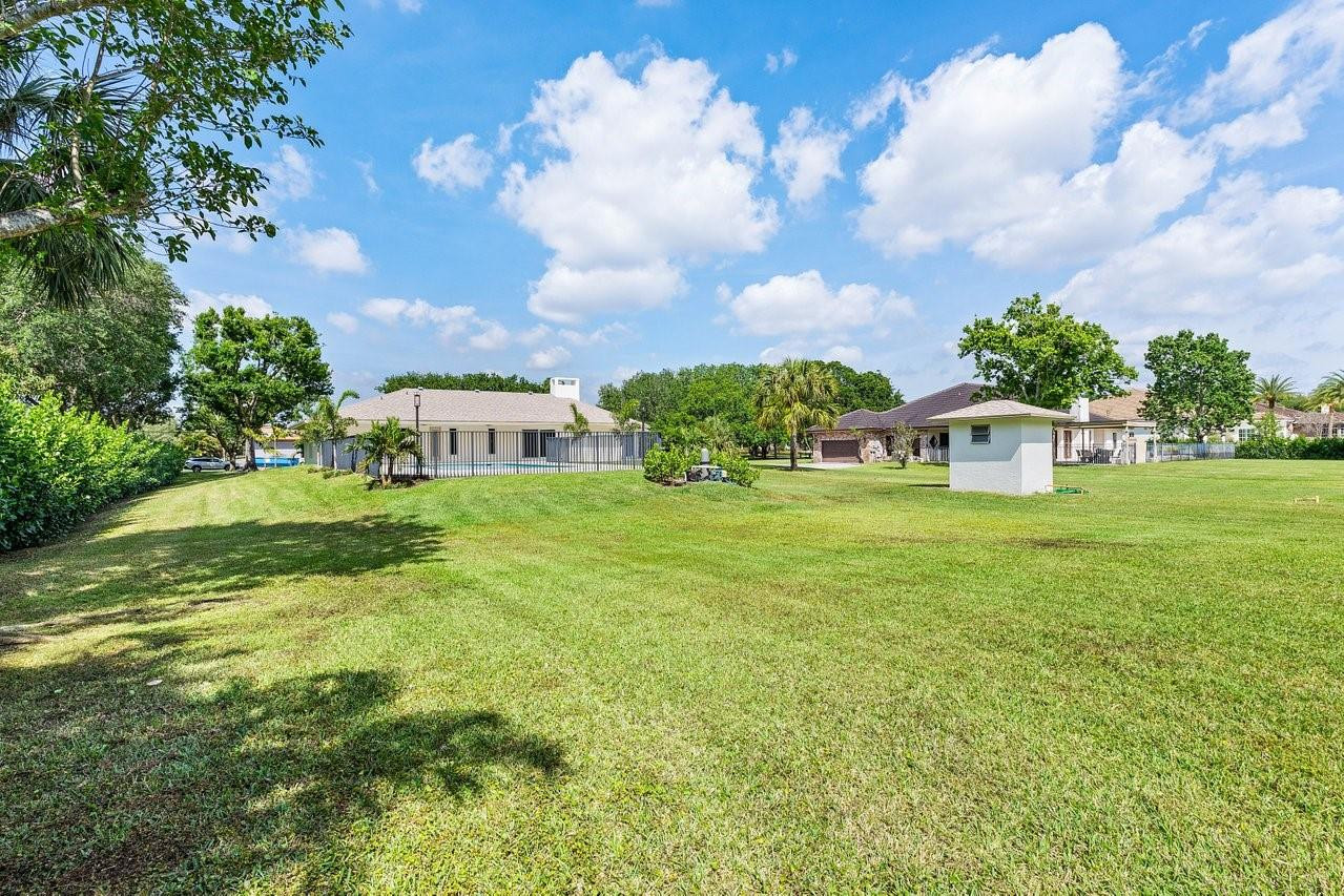 6148 NW 74th Ter