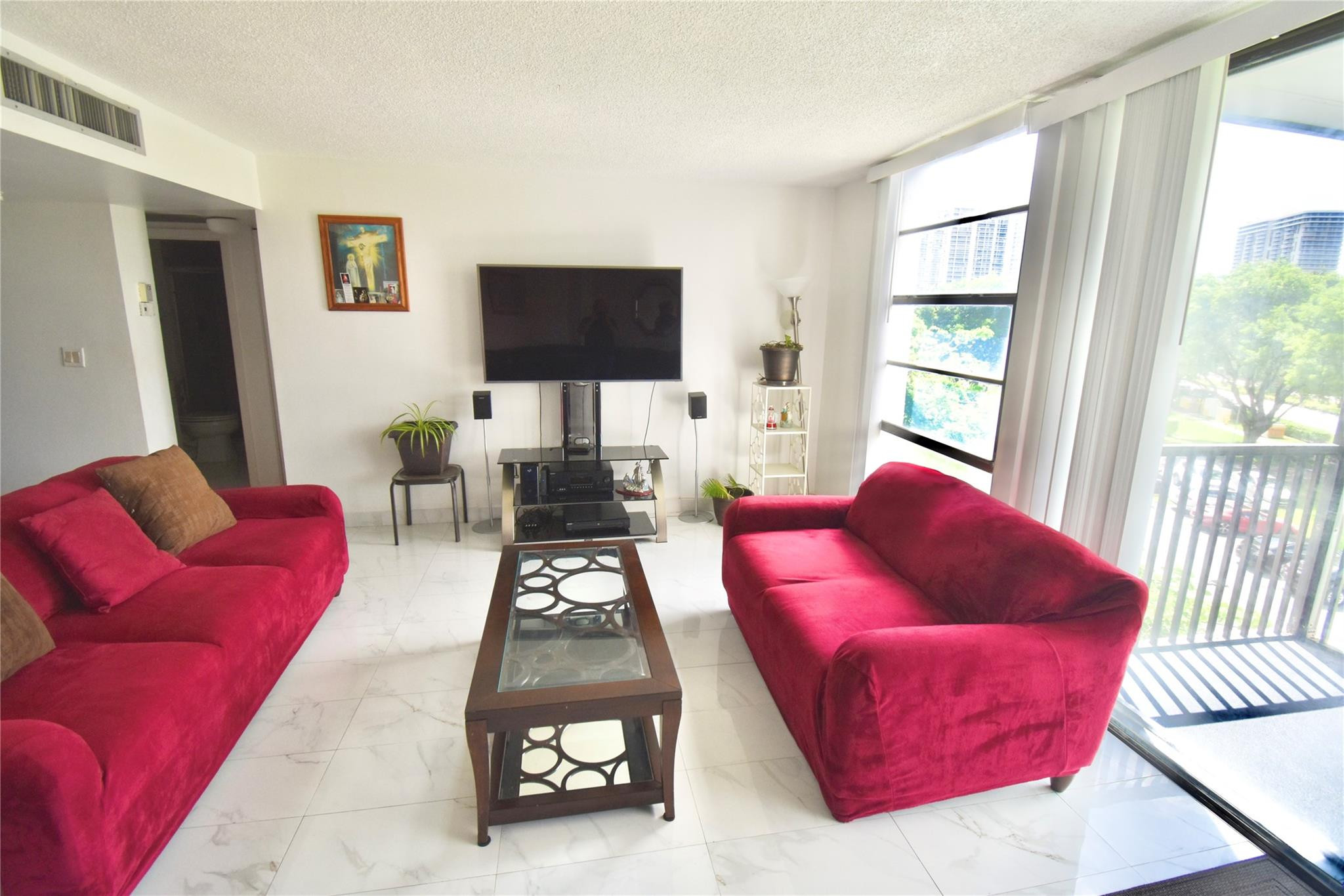 3475 N Country Club Dr 408