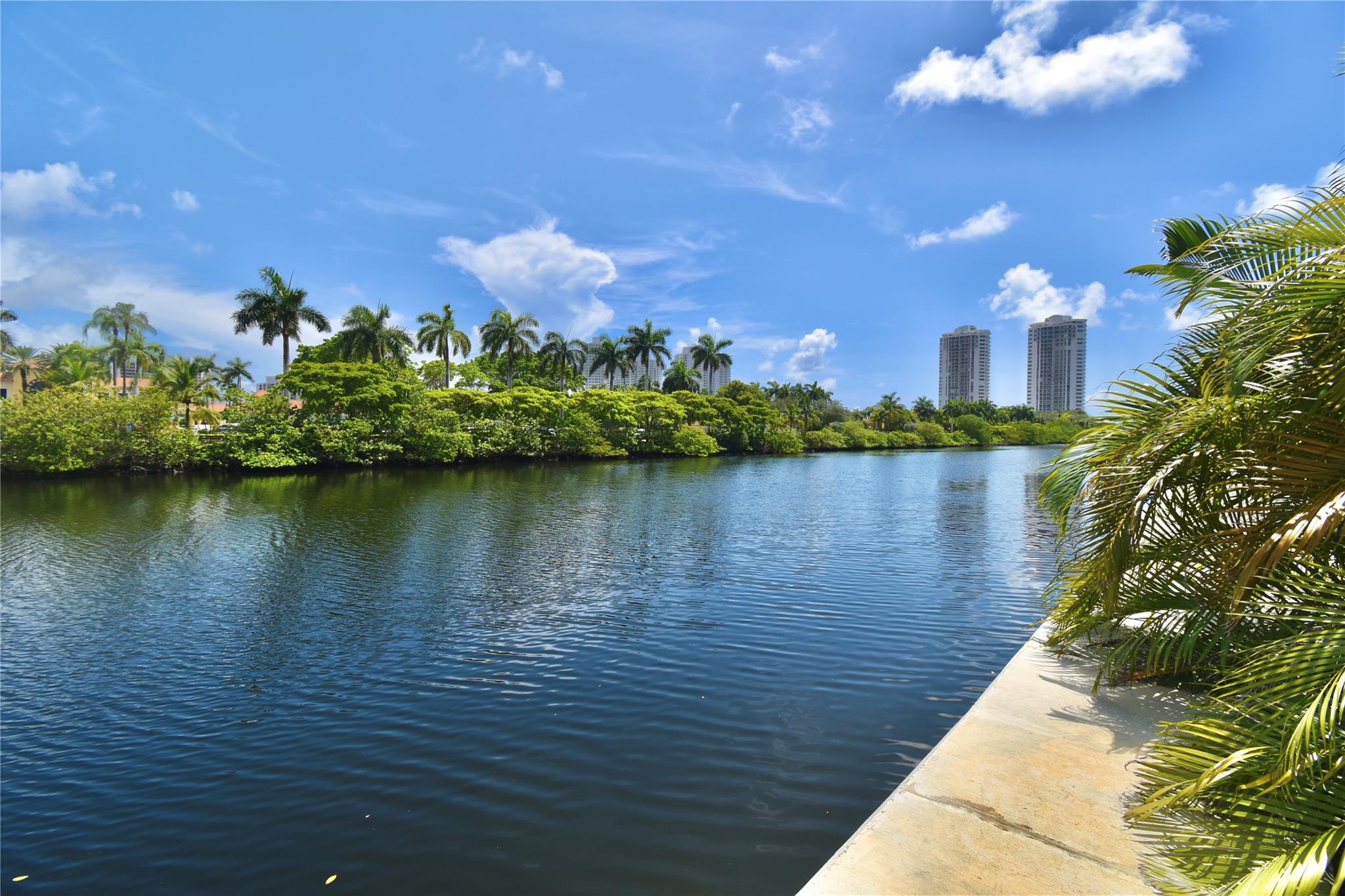 3475 N Country Club Dr 408