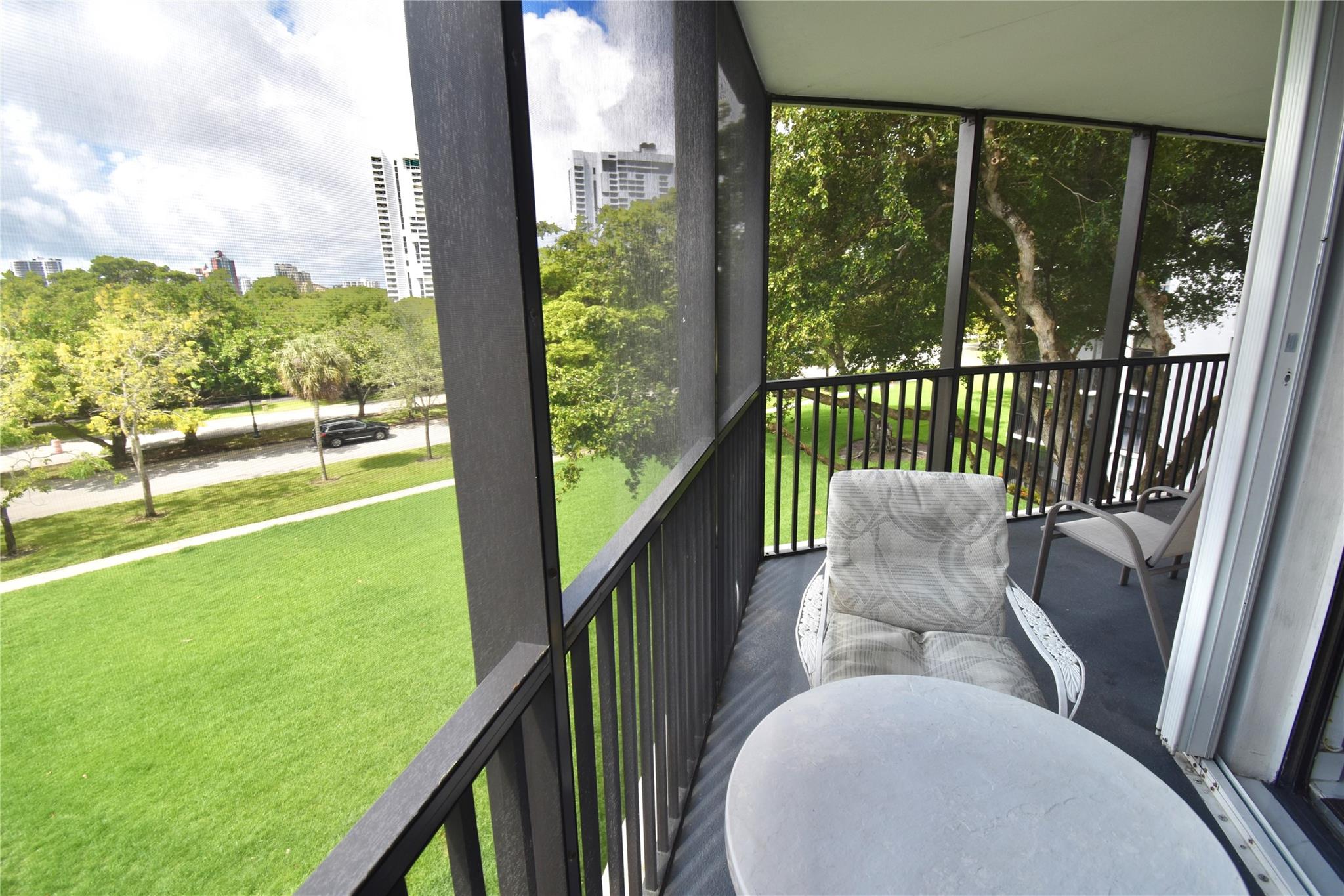 3475 N Country Club Dr 408