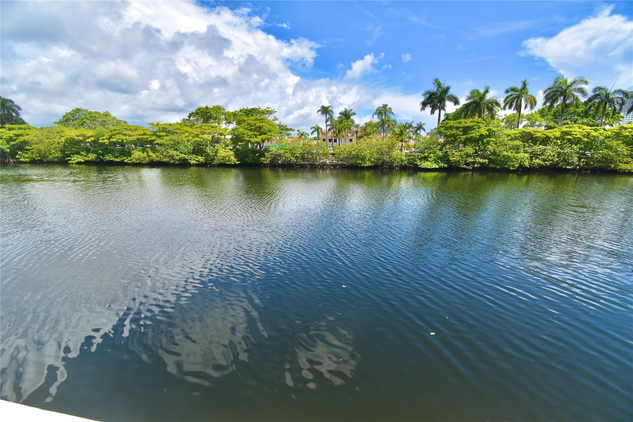 3475 N Country Club Dr 408