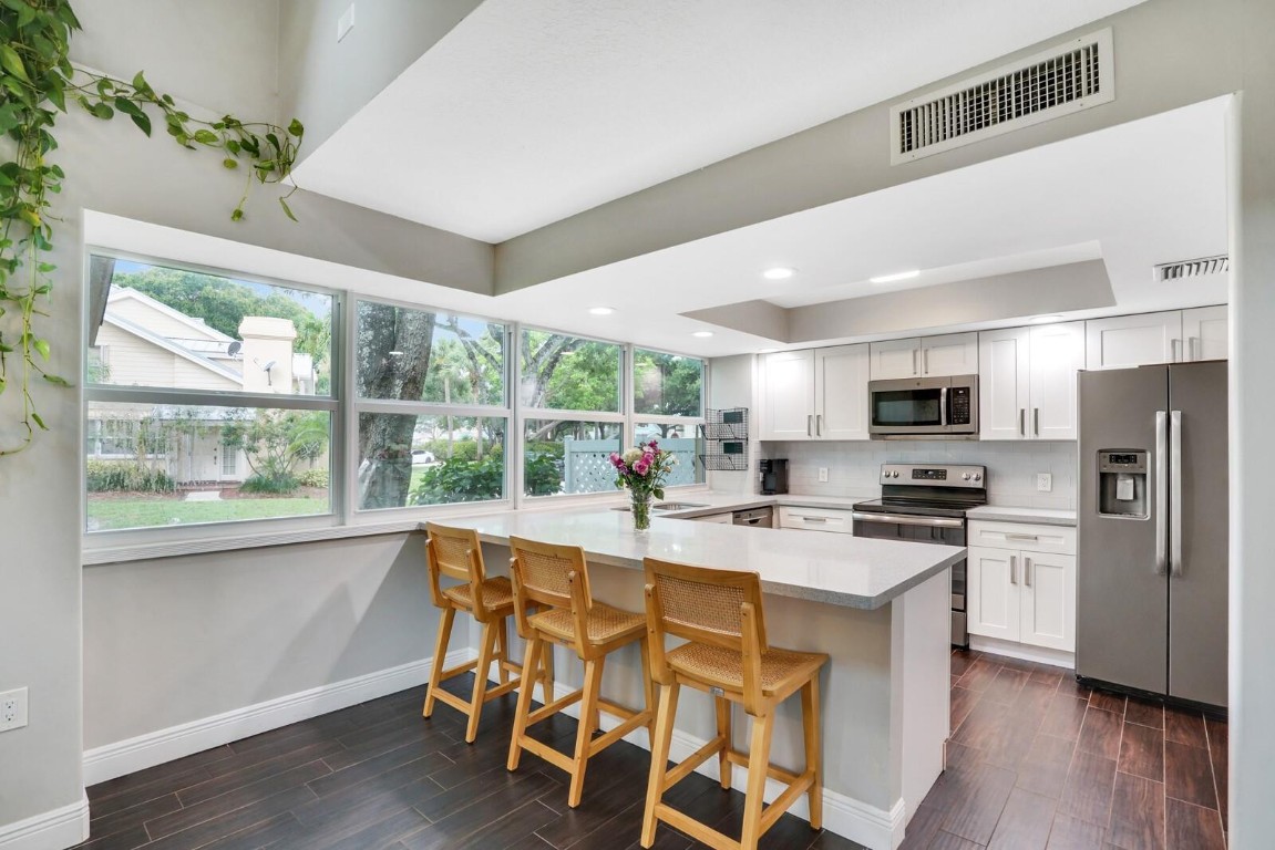 404 Andover Ct 404