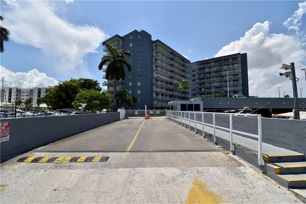 1800 NW 24th Ave 203