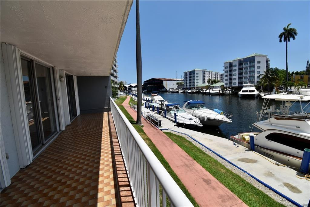 1800 NW 24th Ave 203