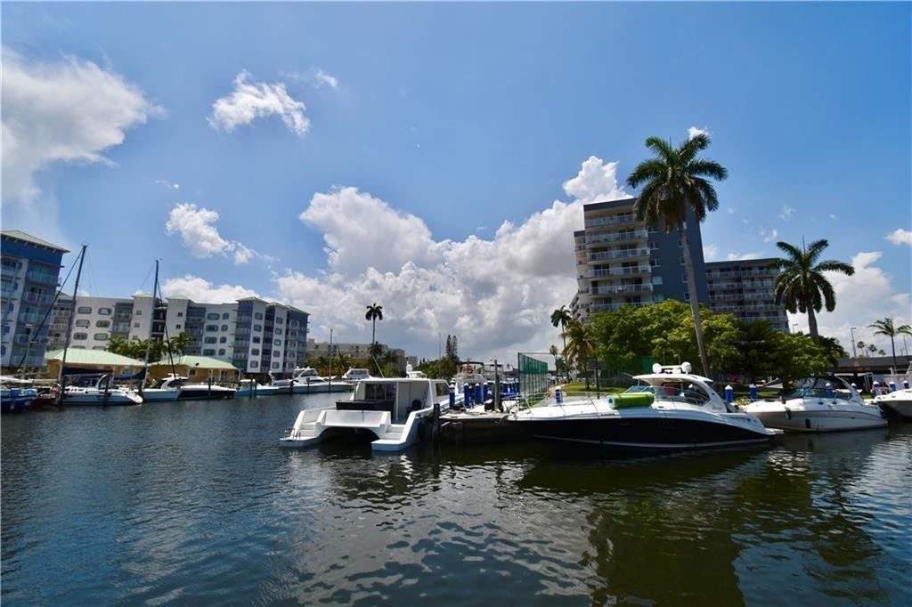 1800 NW 24th Ave 203