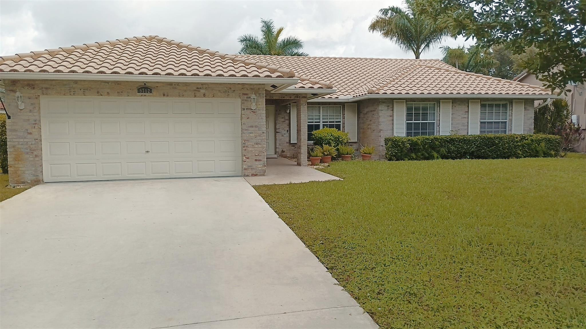 9712 NW 46th Mnr