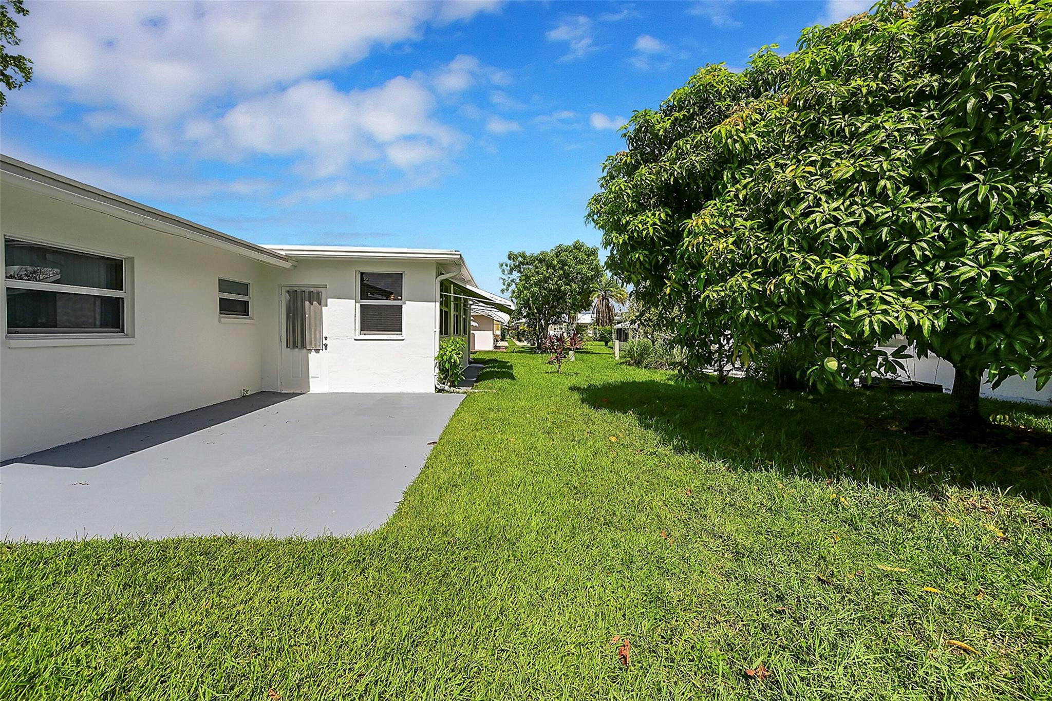 7107 NW 74th Pl