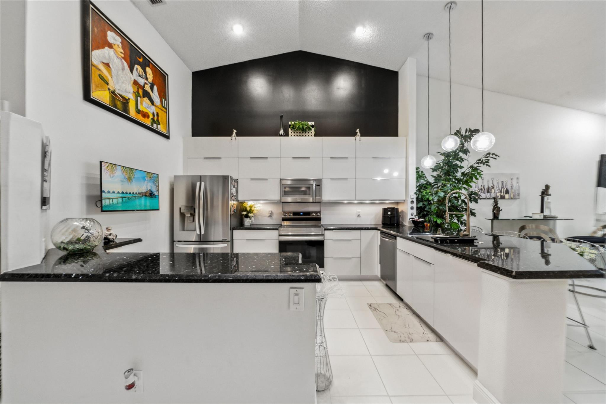 7616 S Pinewalk Dr 7616