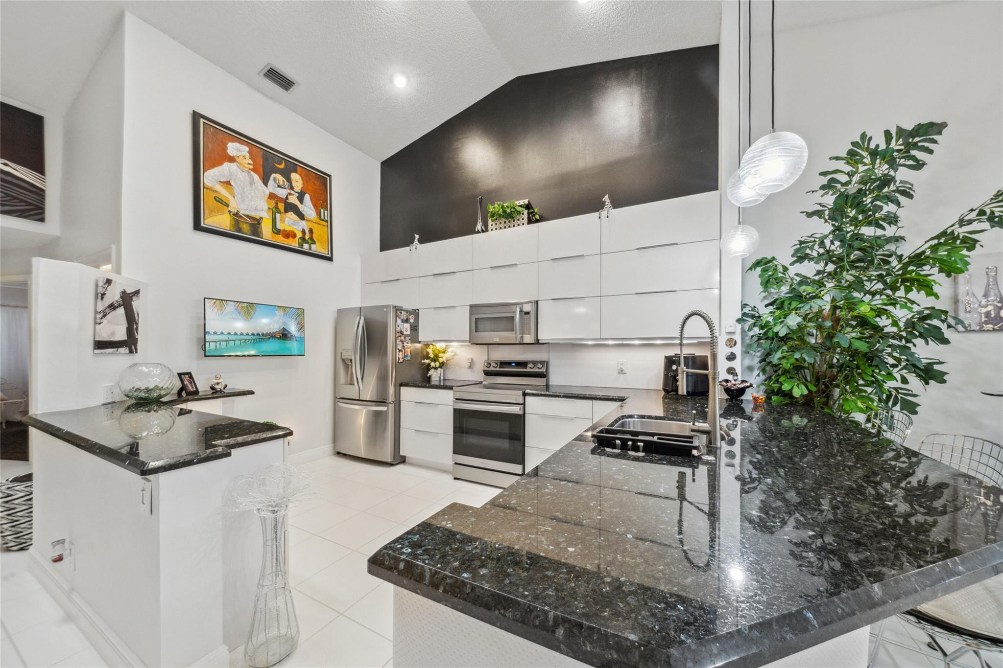 7616 S Pinewalk Dr 7616