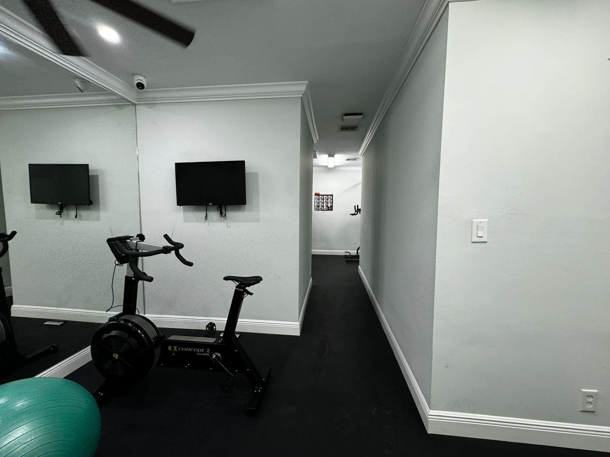 2850 NE 14th Street Cswy 203