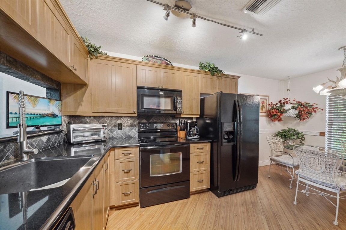 7558 S Pinewalk Dr 7558