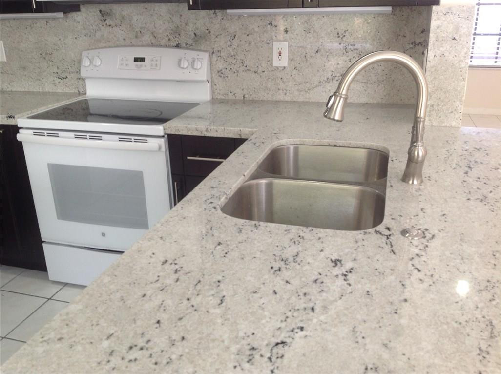 4777 SW 14th St