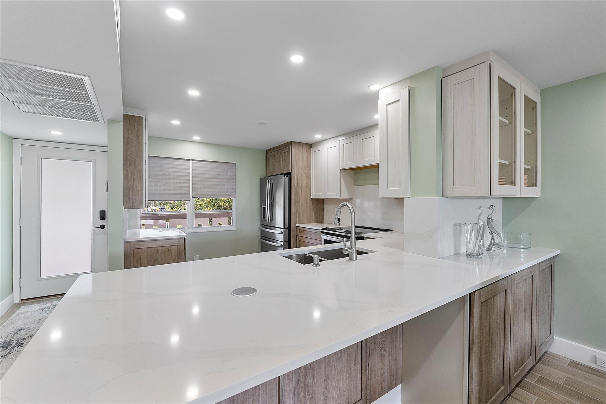 3502 Bimini Ln B2