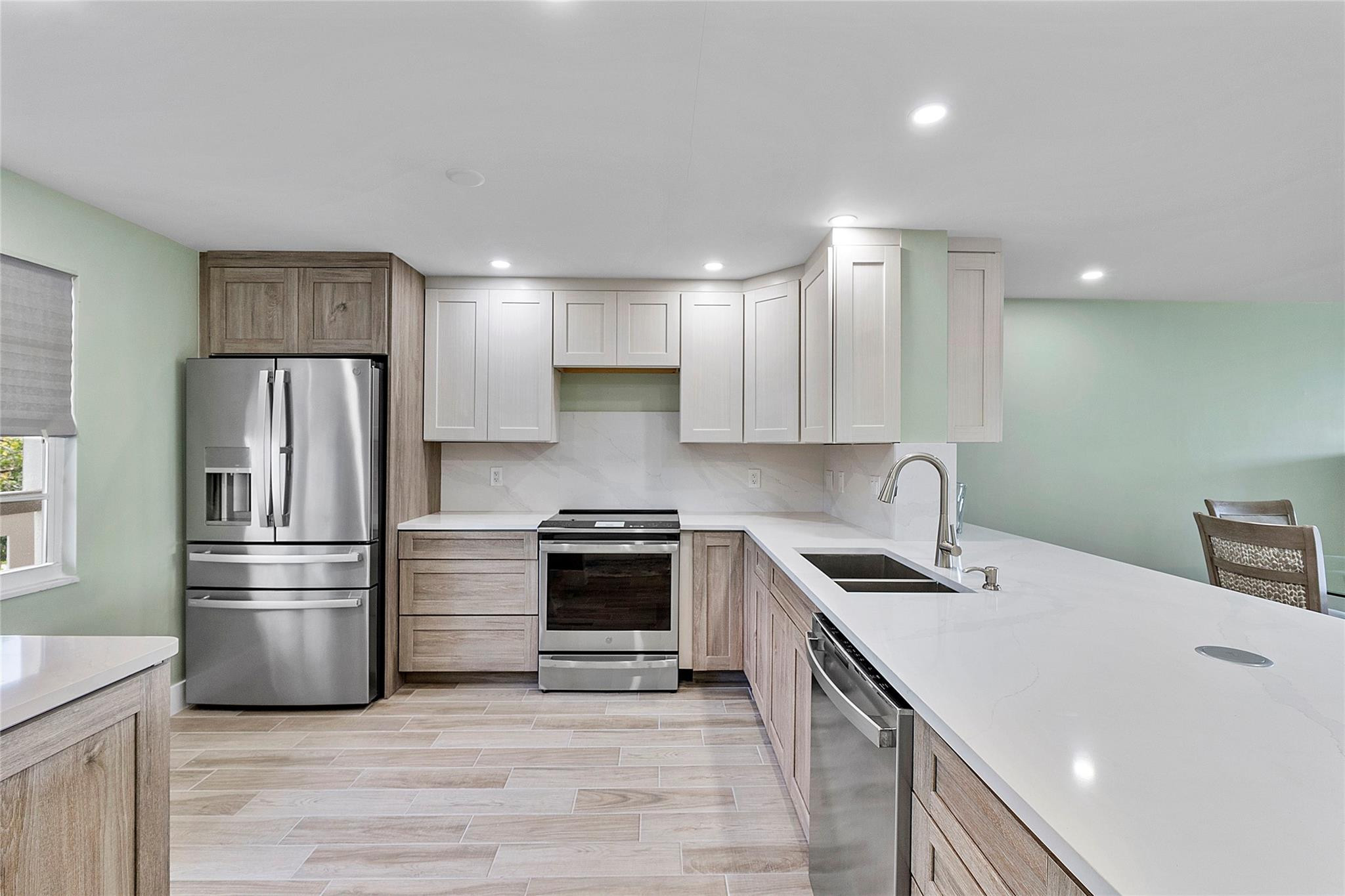 3502 Bimini Ln B2