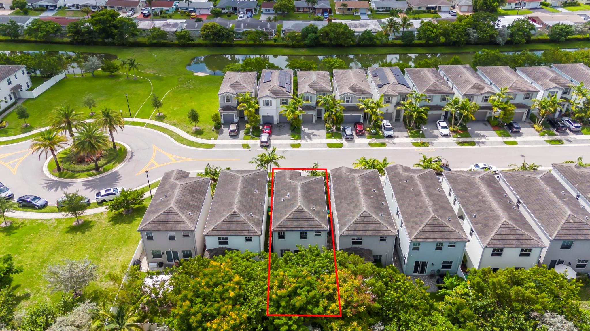 4743 NW 48th Ter