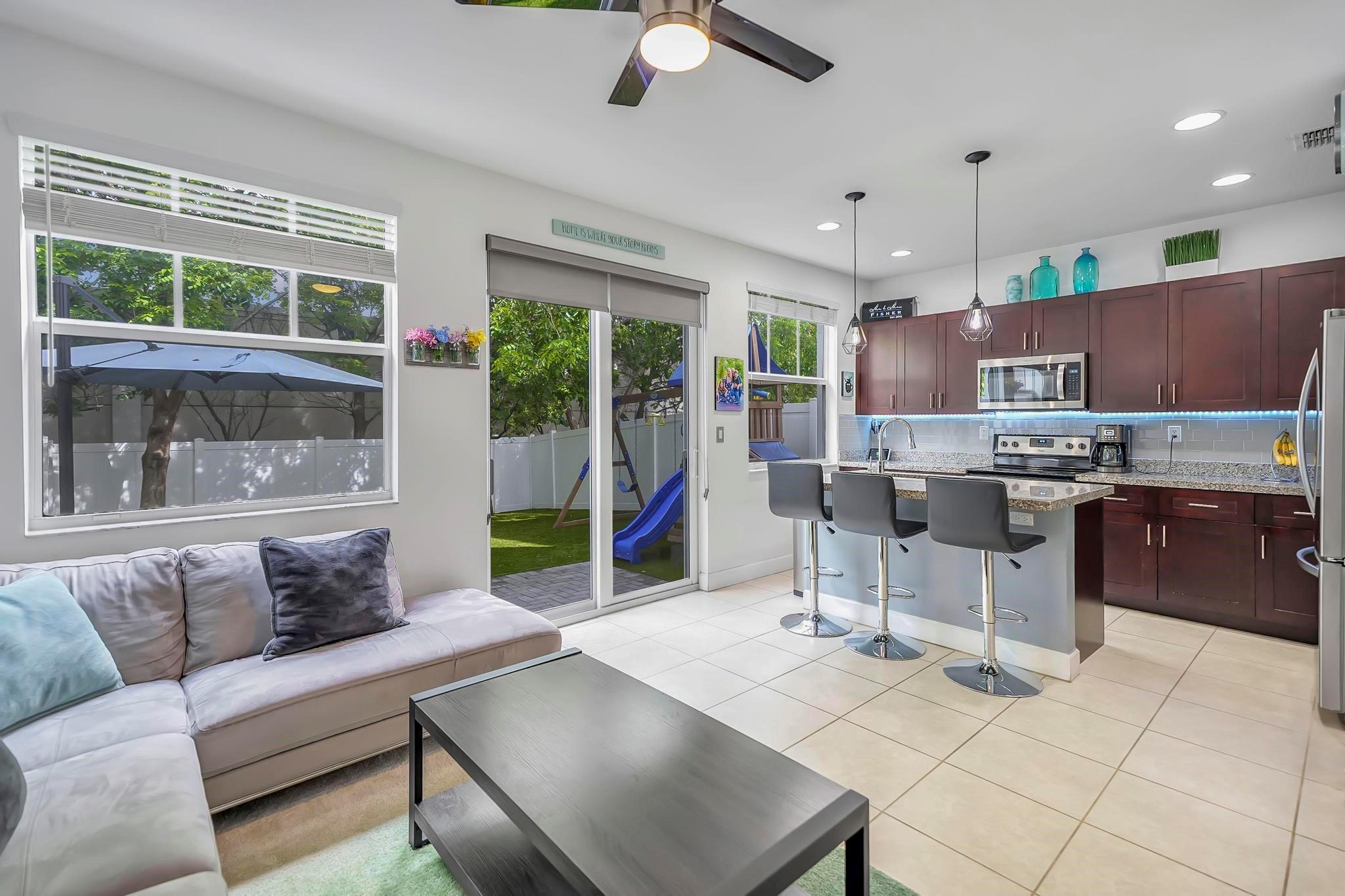 4743 NW 48th Ter