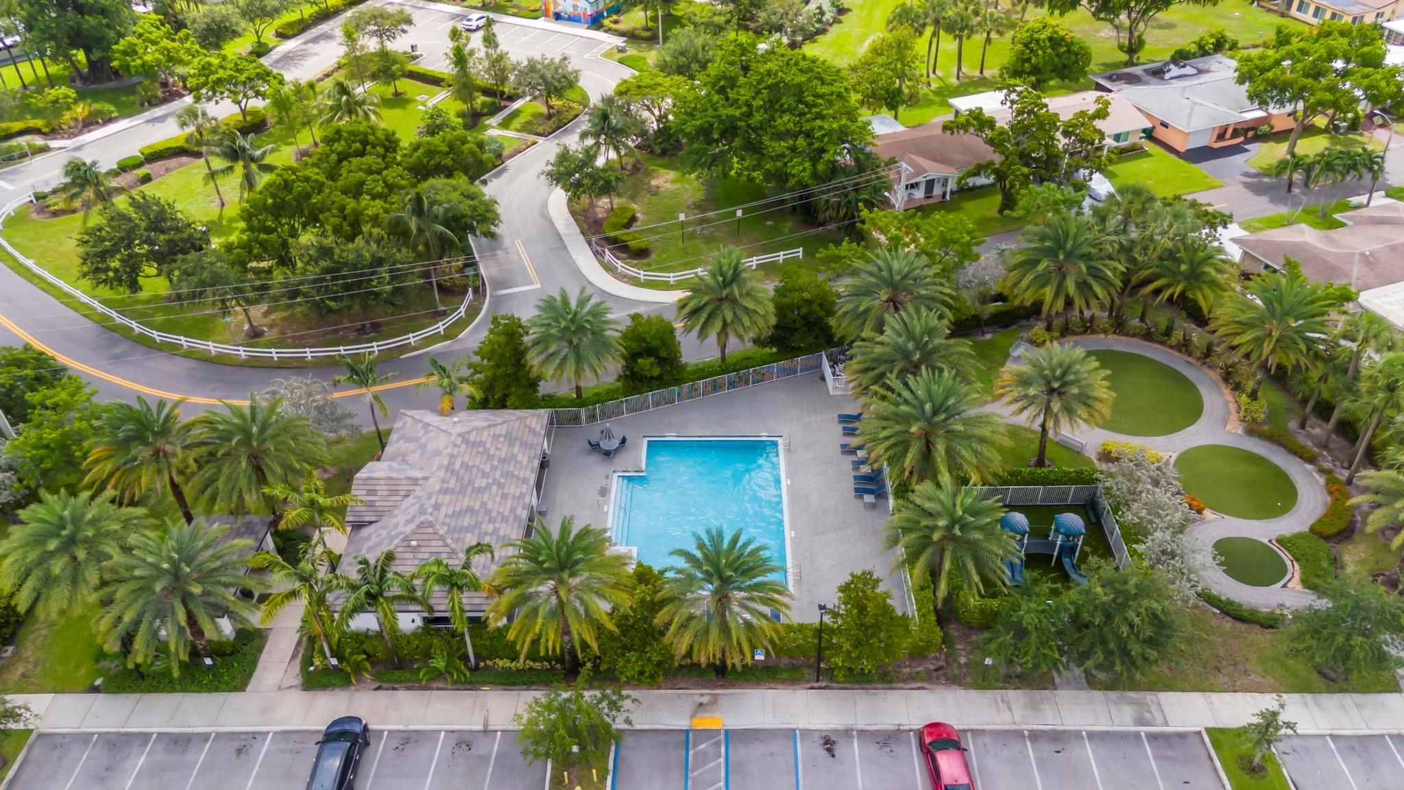 4743 NW 48th Ter