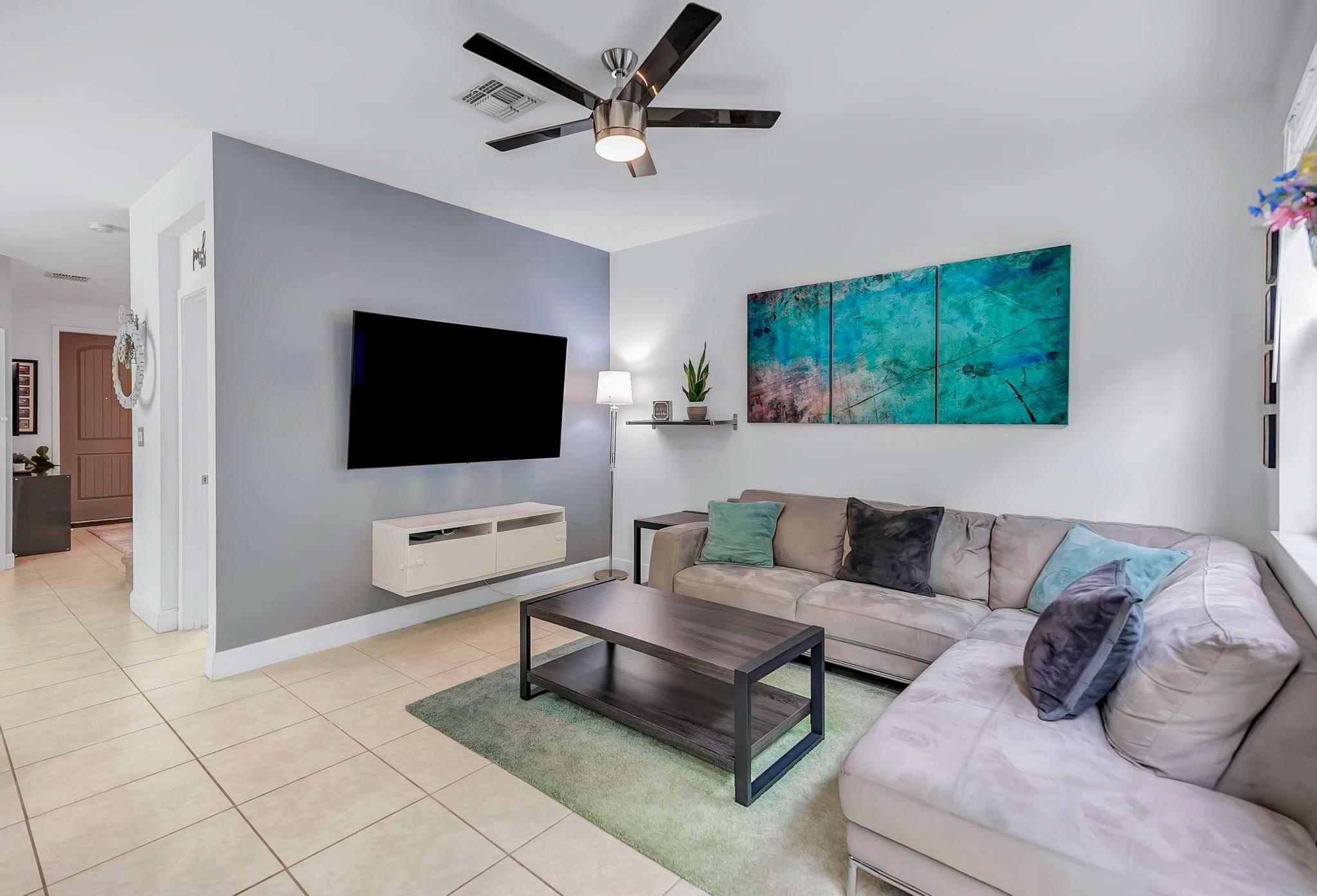 4743 NW 48th Ter