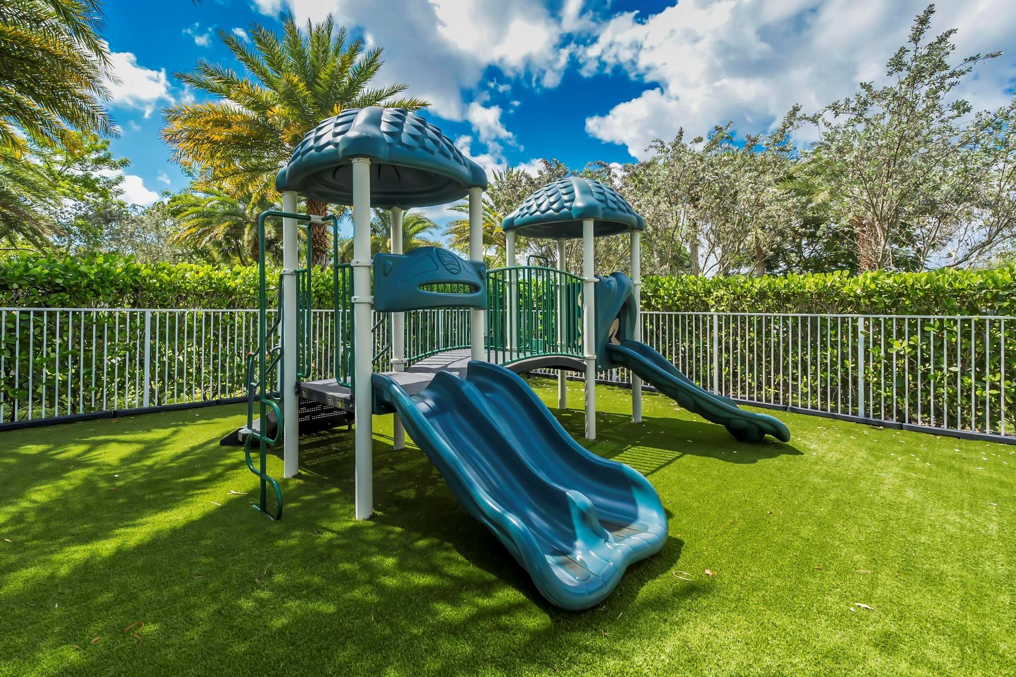4743 NW 48th Ter