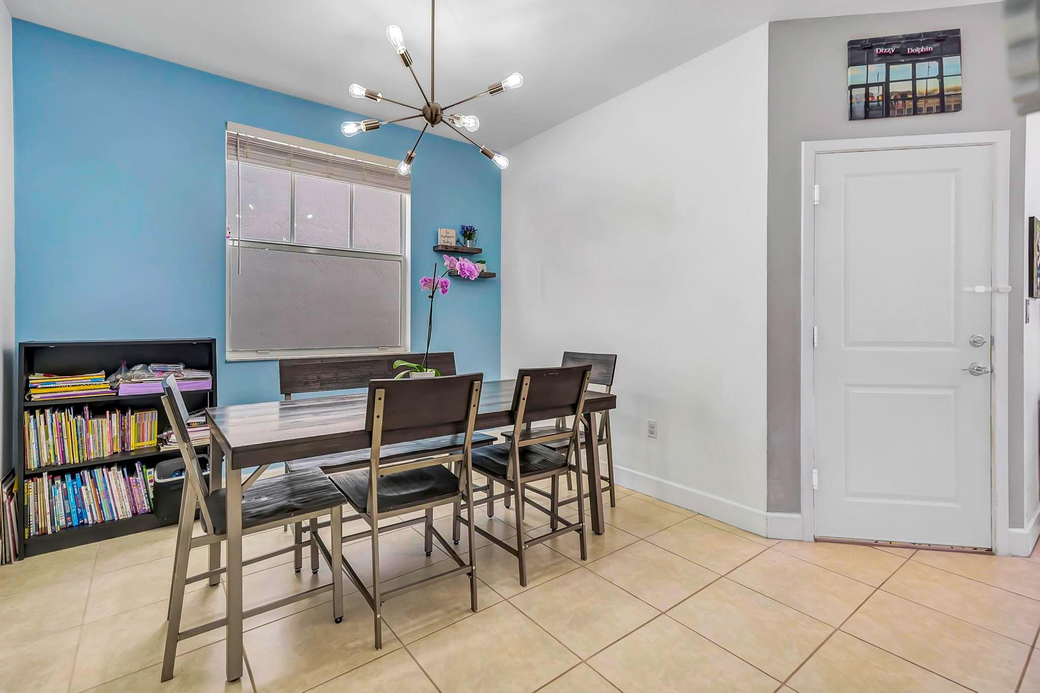 4743 NW 48th Ter