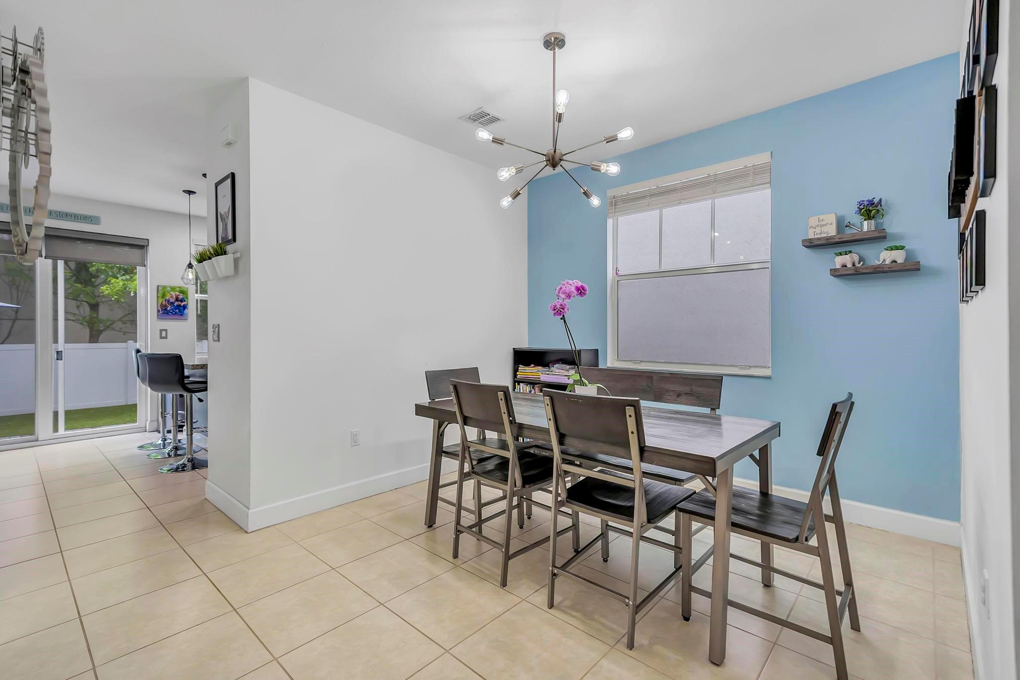 4743 NW 48th Ter