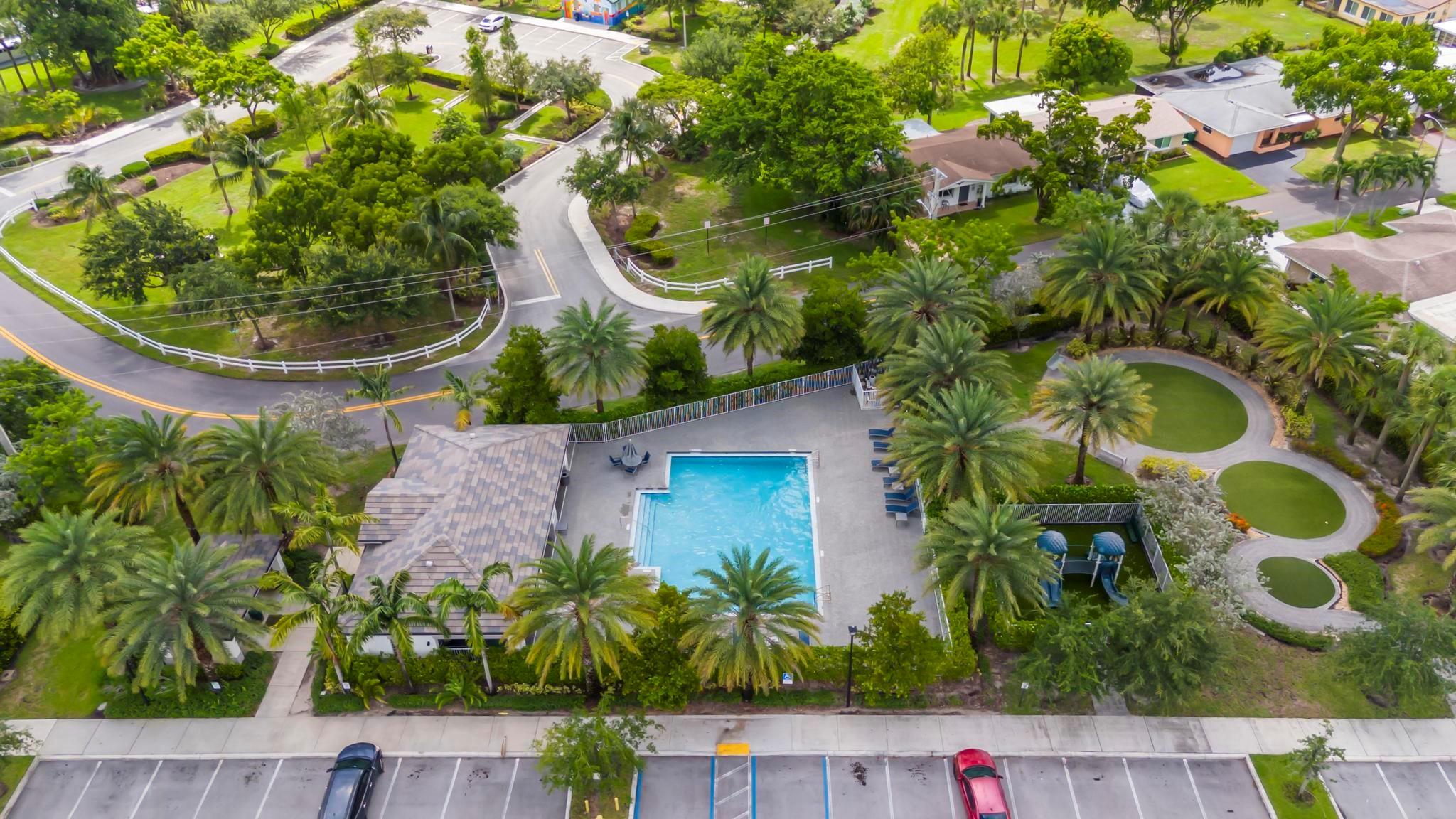 4743 NW 48th Ter