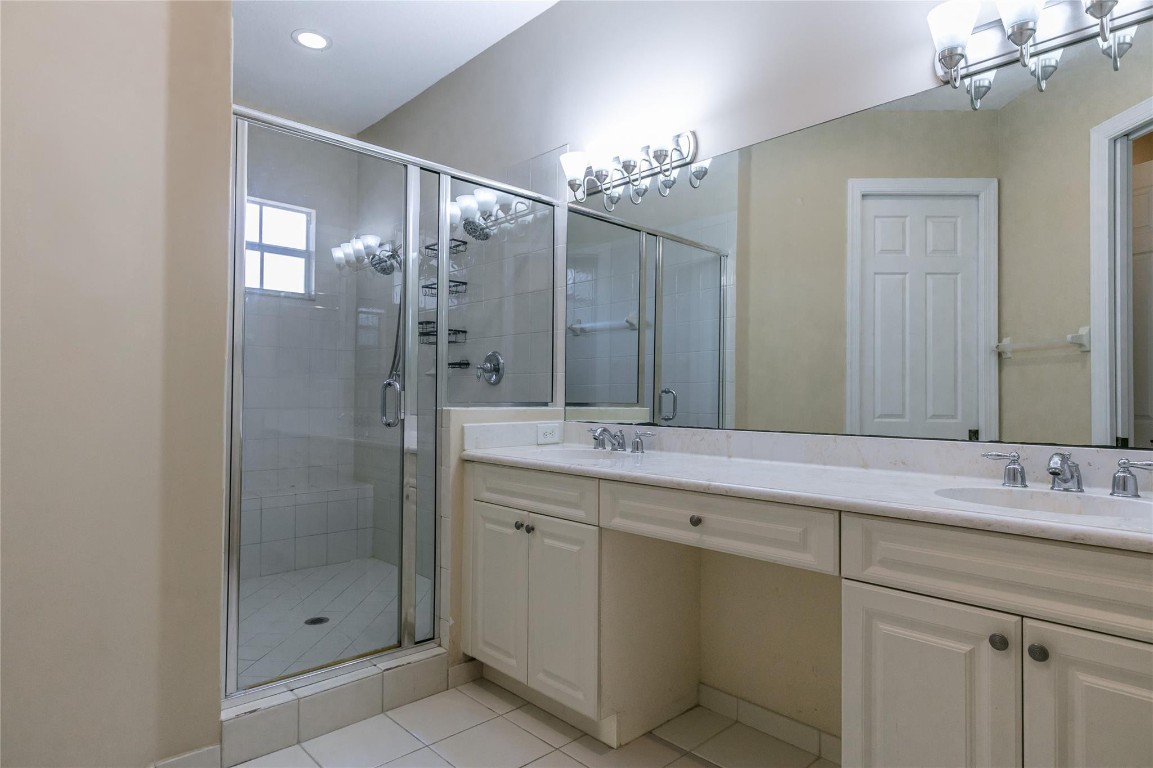 8205 NW 128th Ln 8205