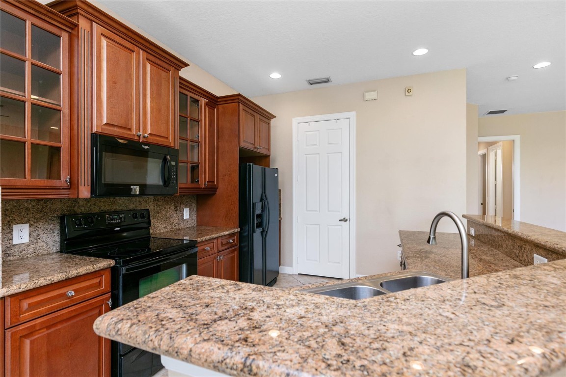 8205 NW 128th Ln 8205